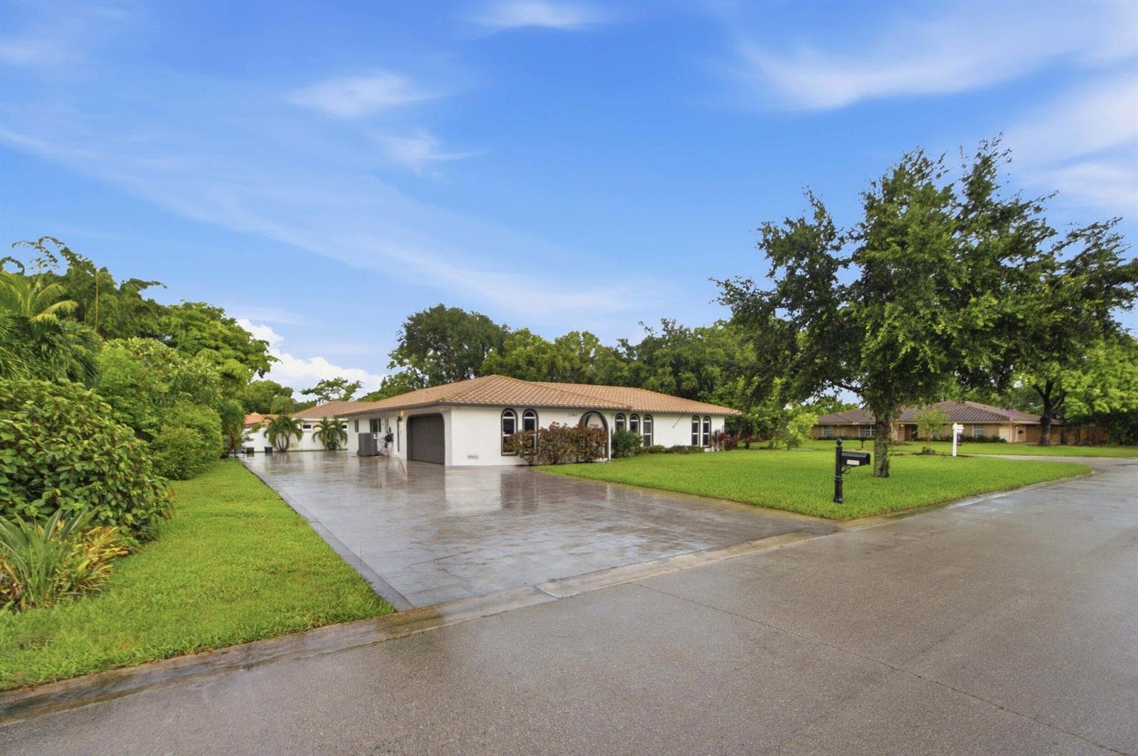 2380 NW 107TH Avenue, Coral Springs, FL 33065 photo 2