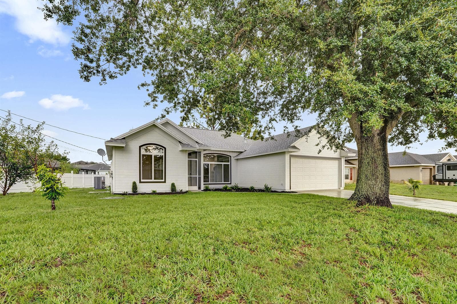 1237 SW Edinburgh Drive, Port St. Lucie, FL 34953 photo 5