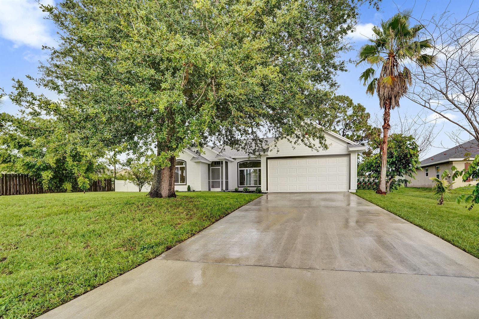 1237 SW Edinburgh Drive, Port St. Lucie, FL 34953 photo 4