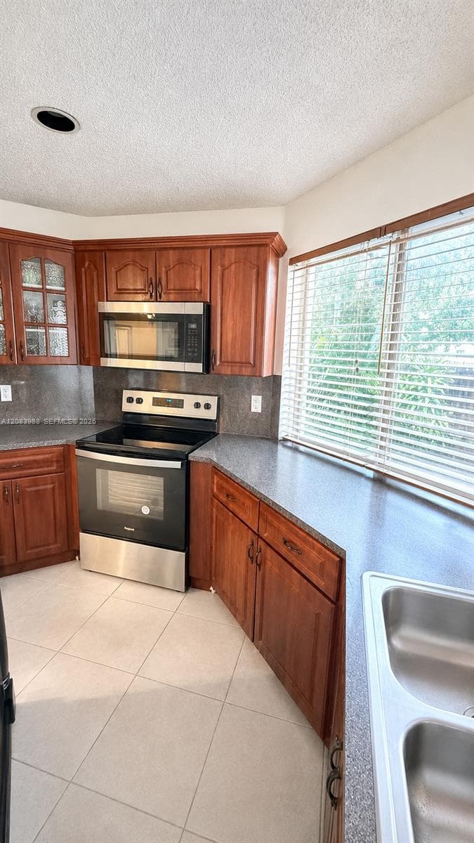 18209 NW 61st Ct, Hialeah, FL 33015 photo 8