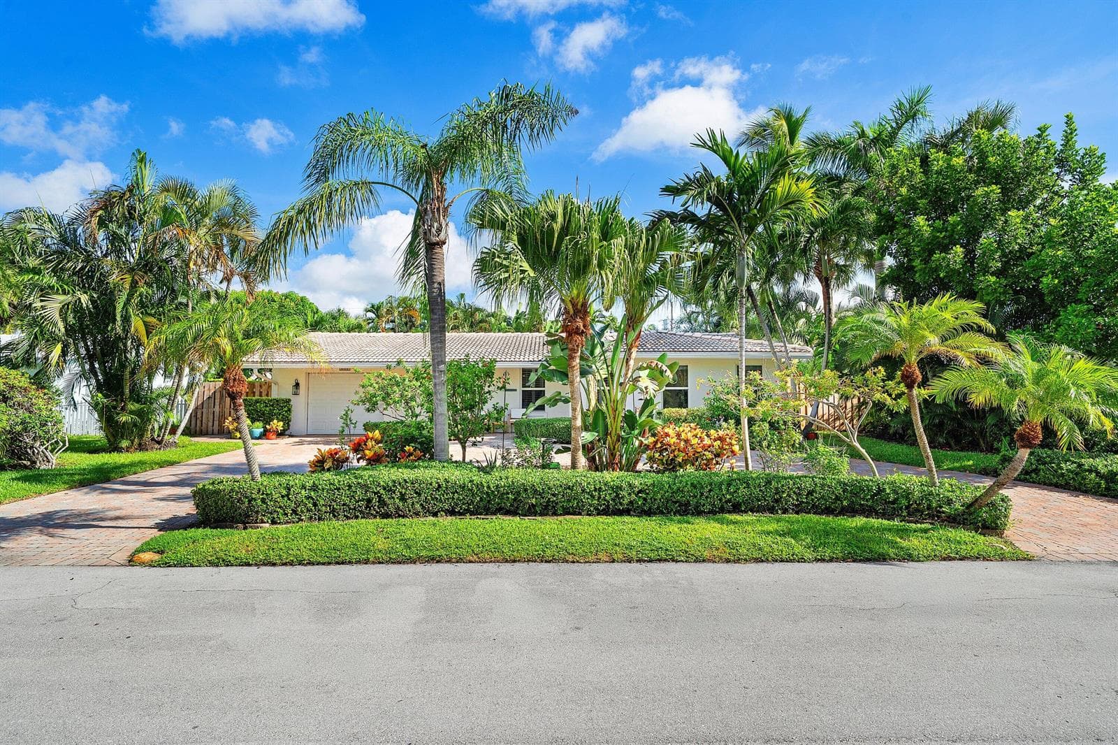 2641 NE 52nd Street, Lighthouse Point, FL 33064 photo 2