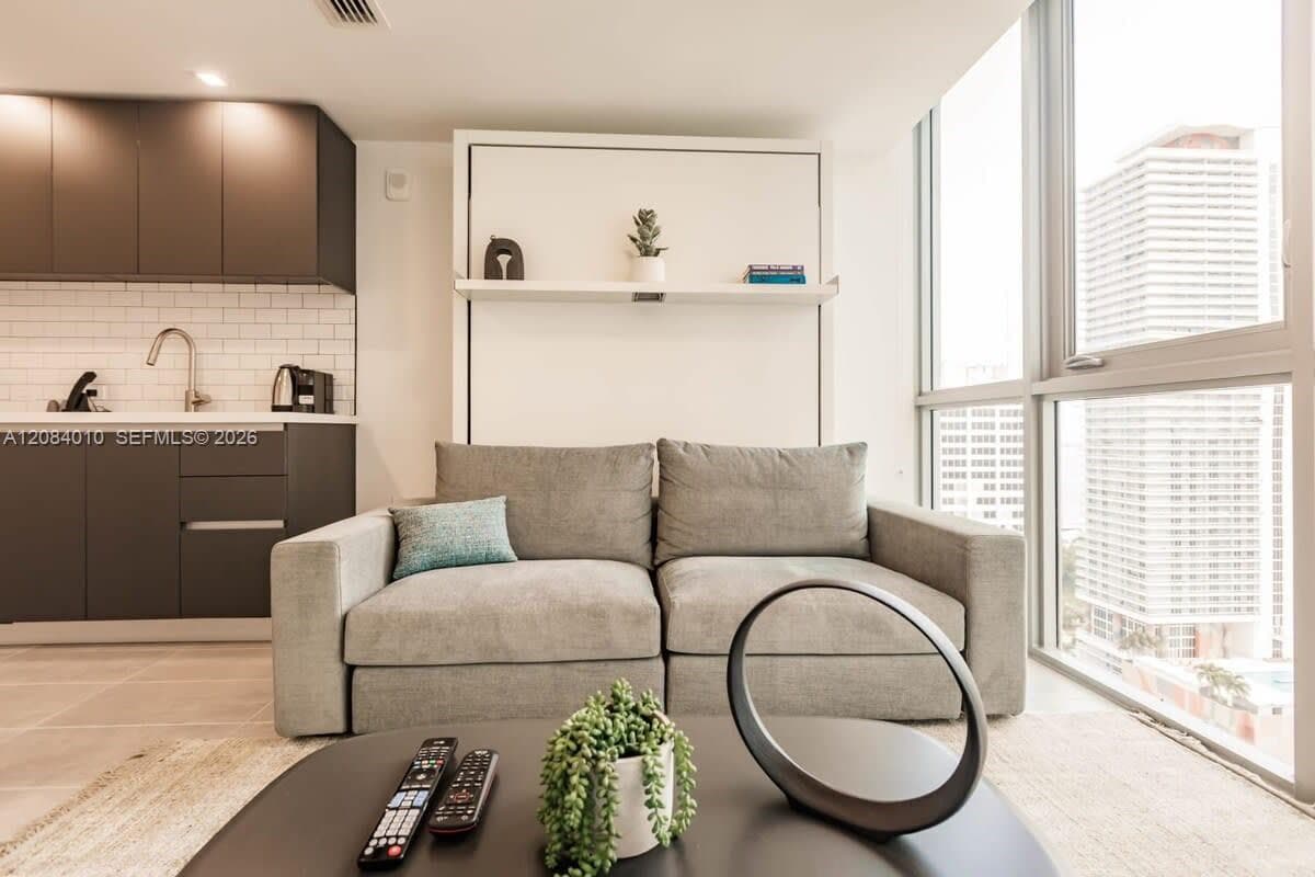 227 NE 2nd St # 3001, Miami, FL 33132 photo 12