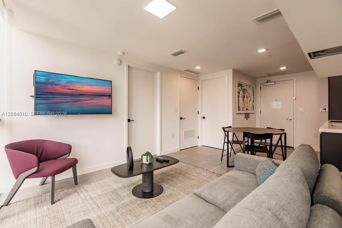 227 NE 2nd St # 3001, Miami, FL 33132 photo 7