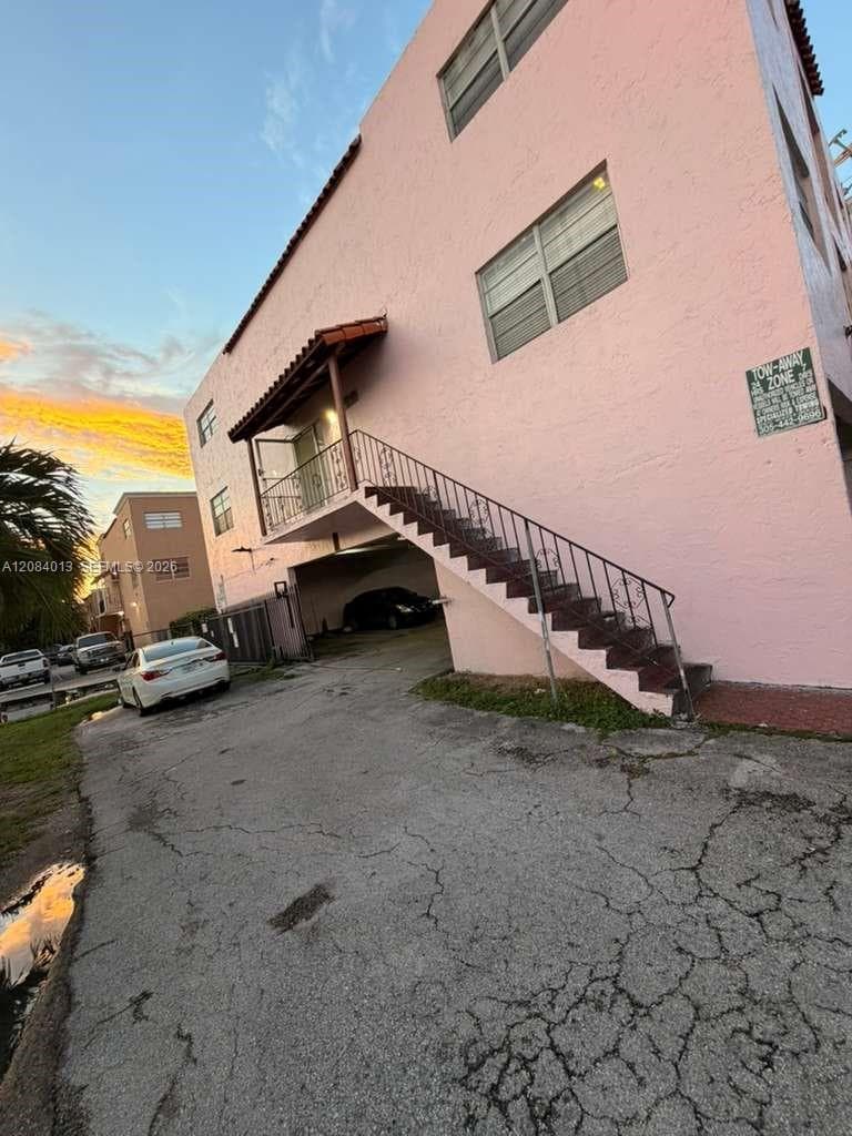 1255 W 53rd St # 202, Hialeah, FL 33012