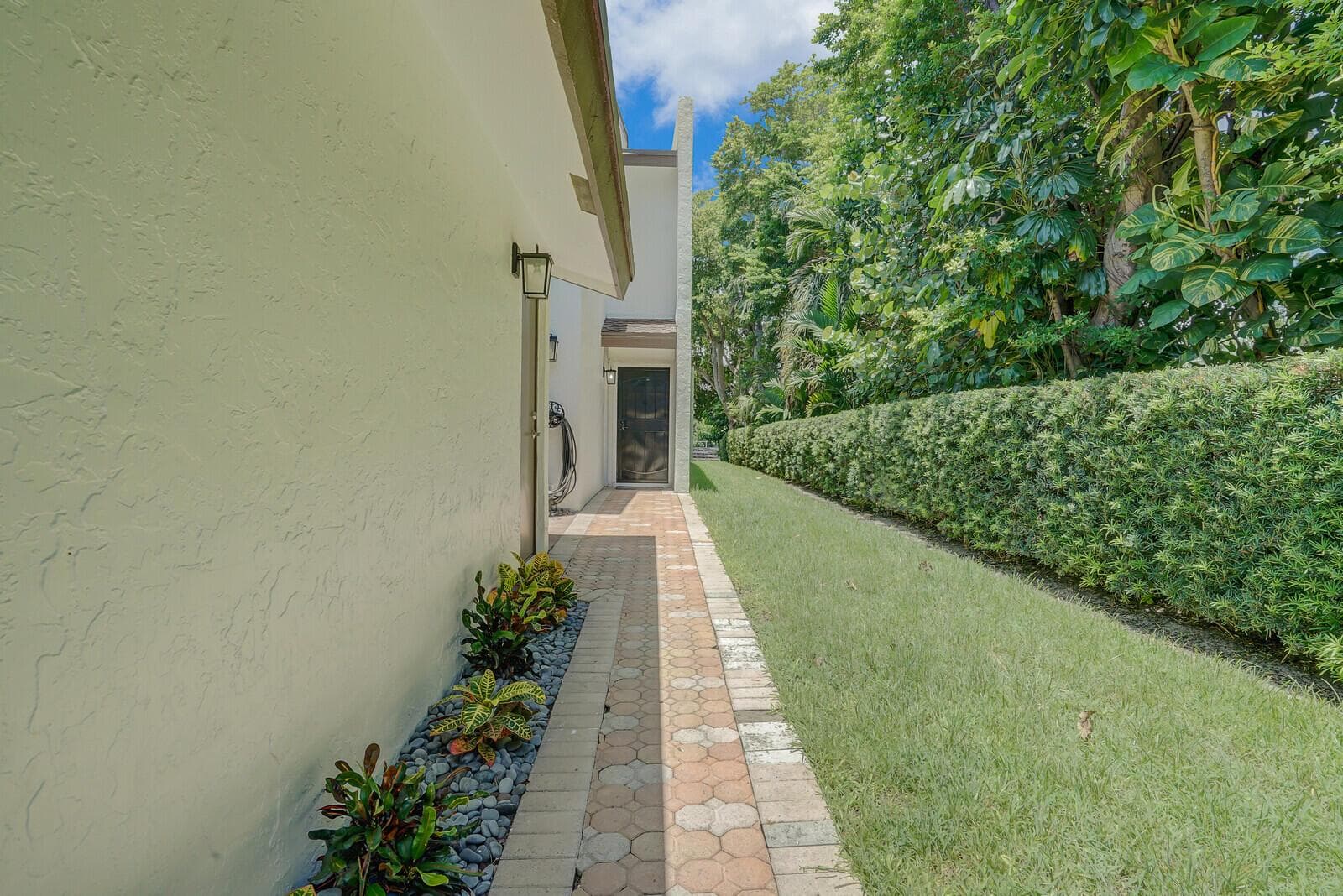 1301 N RIVERSIDE Drive # 19, Pompano Beach, FL 33062 photo 3