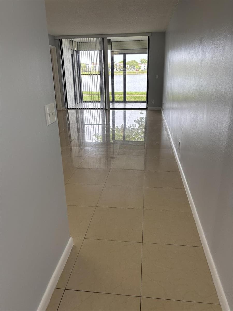 201 Lake Pointe Drive # 107, Oakland Park, FL 33309 photo 4