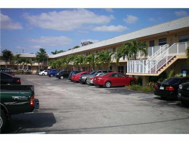 4071 N Dixie Hwy # 11, Oakland Park, FL 33334 photo 5