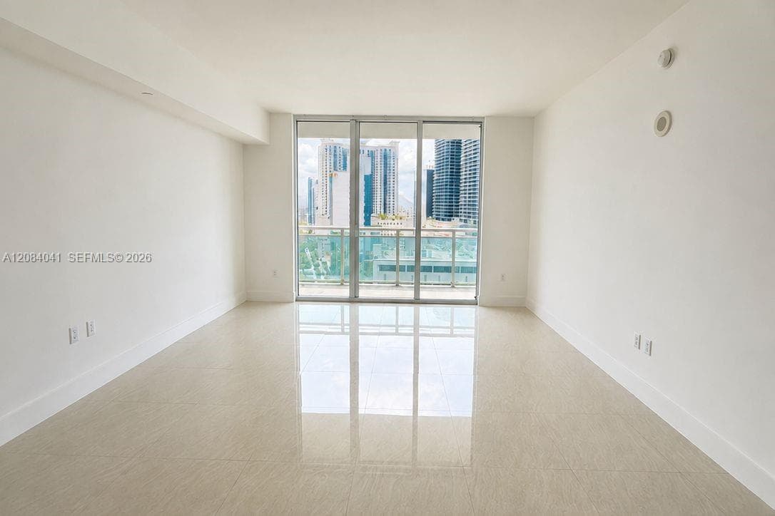951 Brickell Ave # 1609, Miami, FL 33131 photo 4