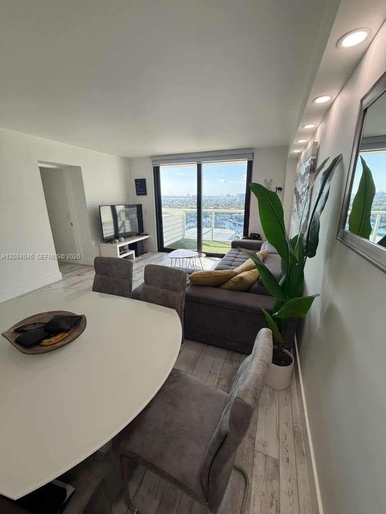 13499 Biscayne Blvd # 1414, North Miami, FL 33181 photo 3