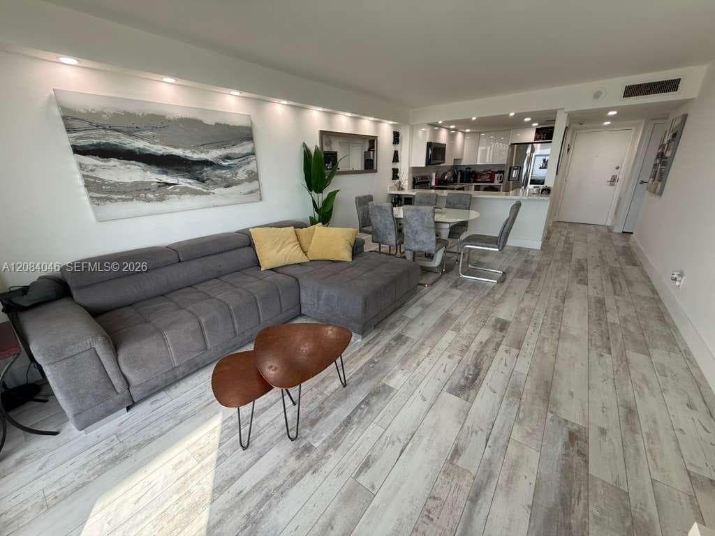 13499 Biscayne Blvd # 1414, North Miami, FL 33181 photo 4