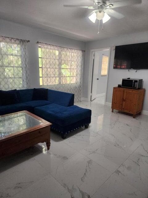 33xx SW 16TH Street # R, Fort Lauderdale, FL 33312