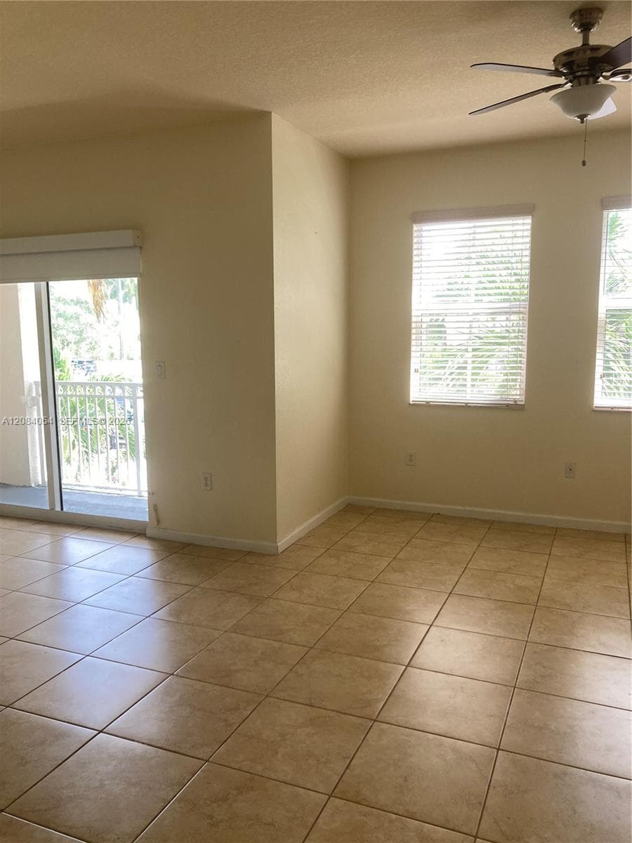 11503 NW 89th St # 215, Doral, FL 33178 photo 2