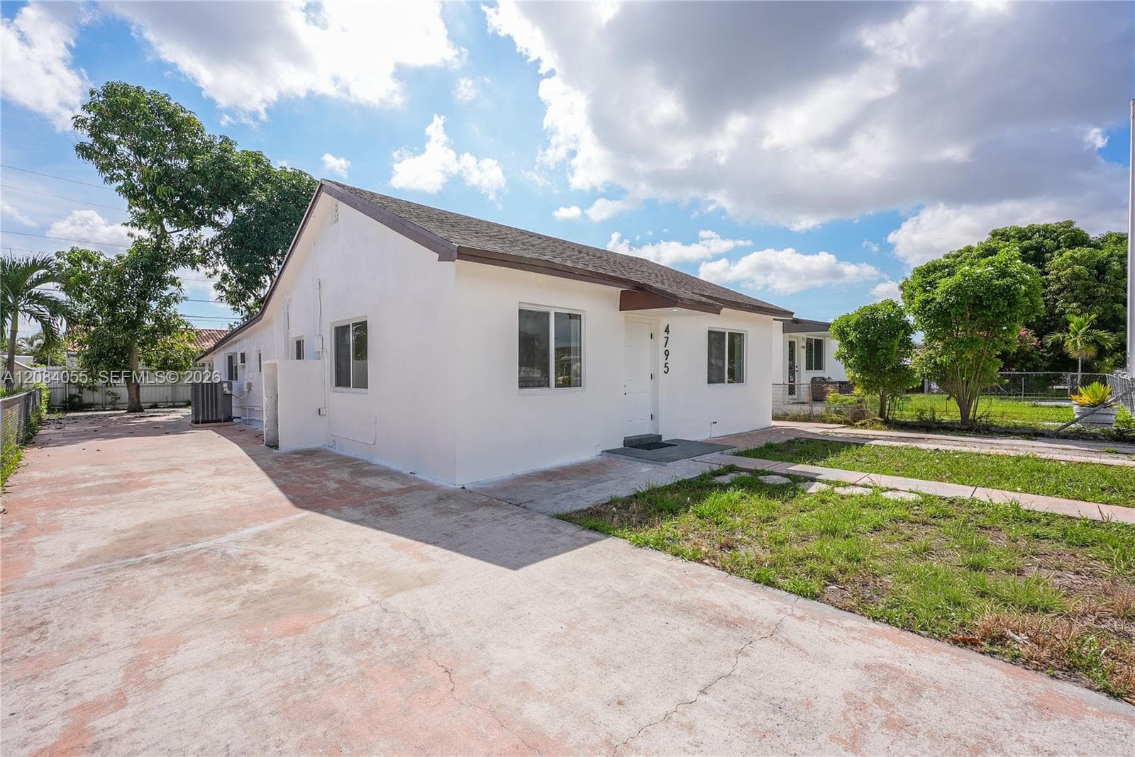 4795 E 8th Ct, Hialeah, FL 33013 photo 3