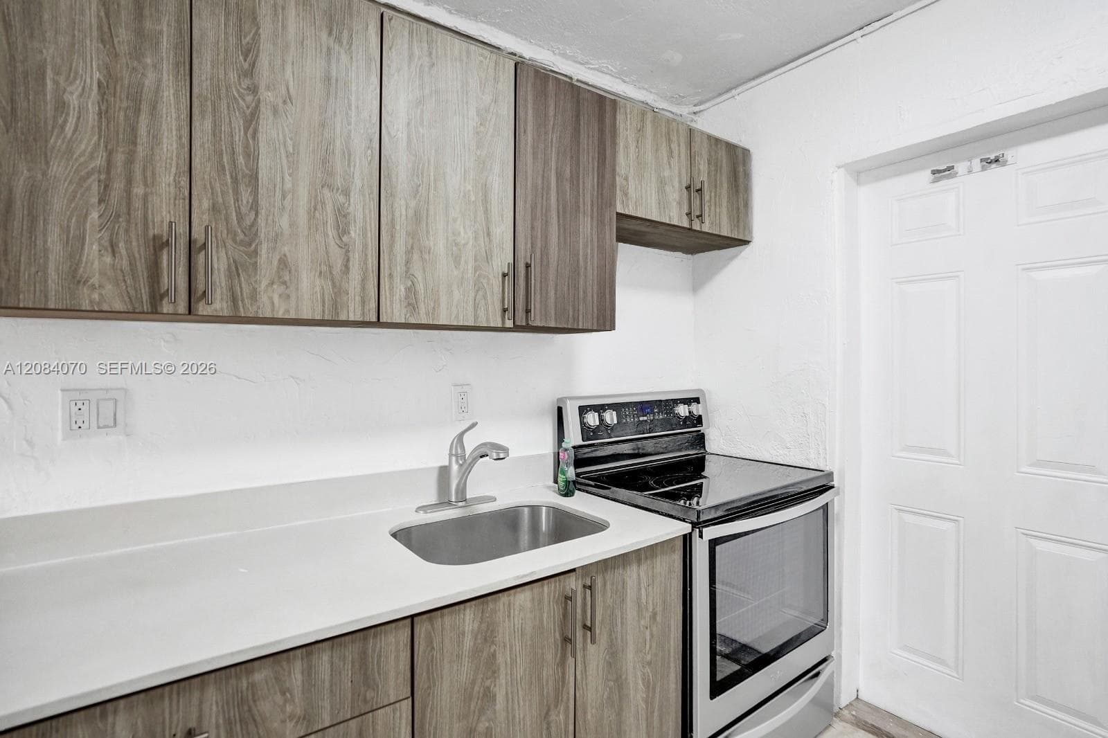 1210 NW 2nd St # 3, Fort Lauderdale, FL 33311 photo 5