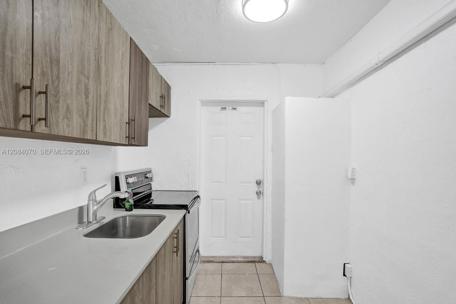 1210 NW 2nd St # 3, Fort Lauderdale, FL 33311 photo 4