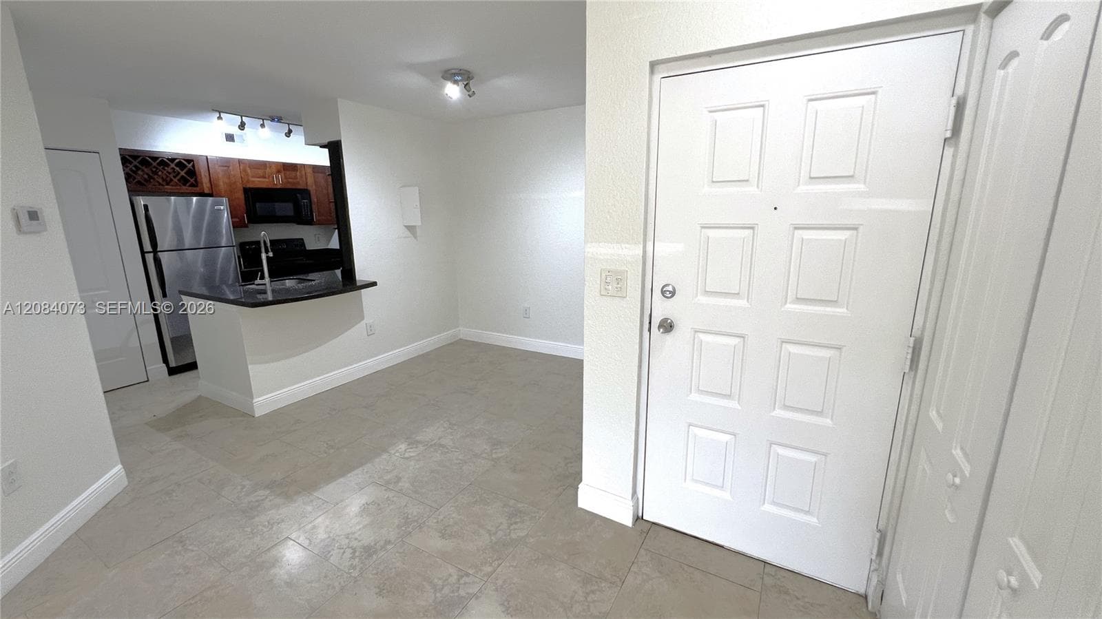 2841 N Oakland Forest Dr # 203, Oakland Park, FL 33309 photo 5