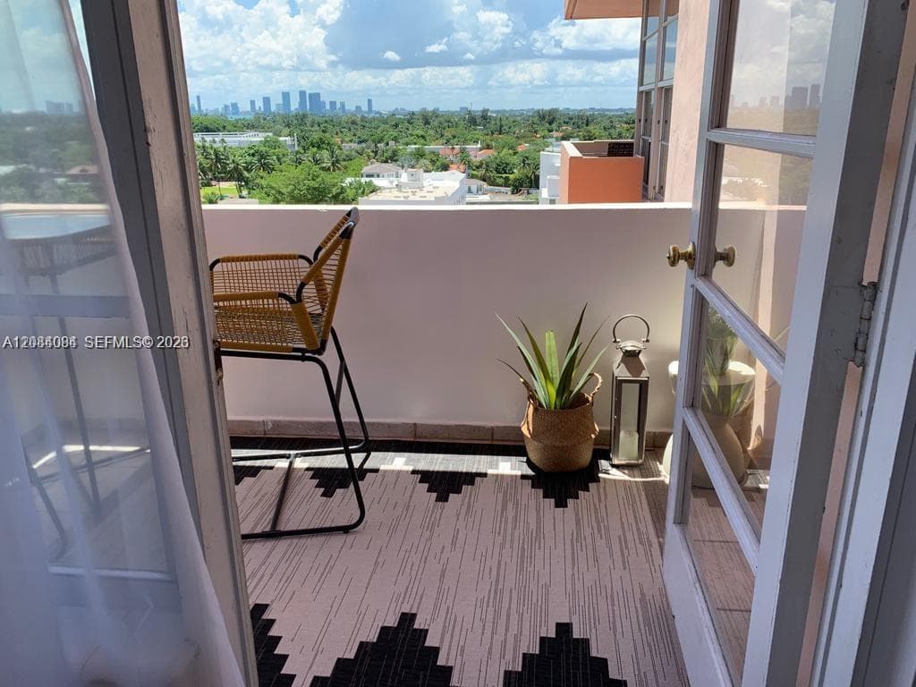 2899 SW Collins Ave # 1016, Miami Beach, FL 33140 photo 2