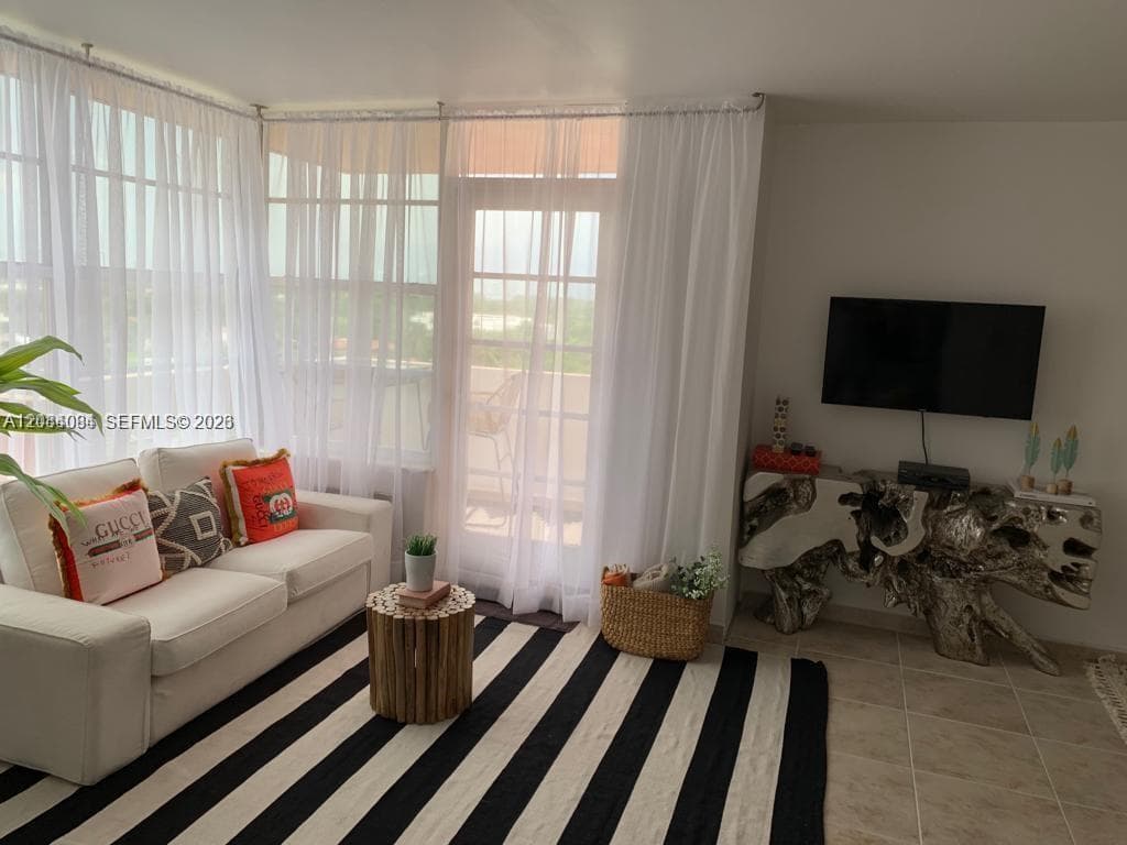 2899 SW Collins Ave # 1016, Miami Beach, FL 33140 photo 7