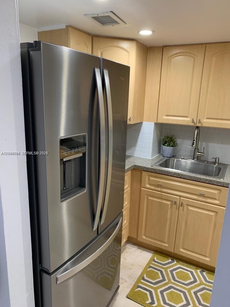 2899 SW Collins Ave # 1016, Miami Beach, FL 33140 photo 4