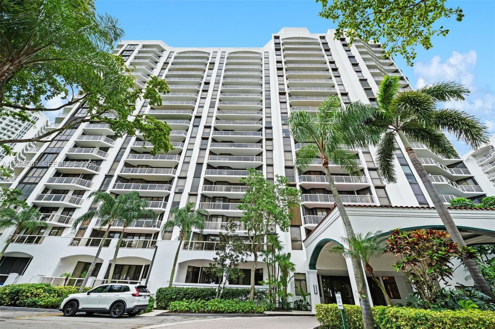 3640 Yacht Club # 1807, Aventura, FL 33180 photo 4