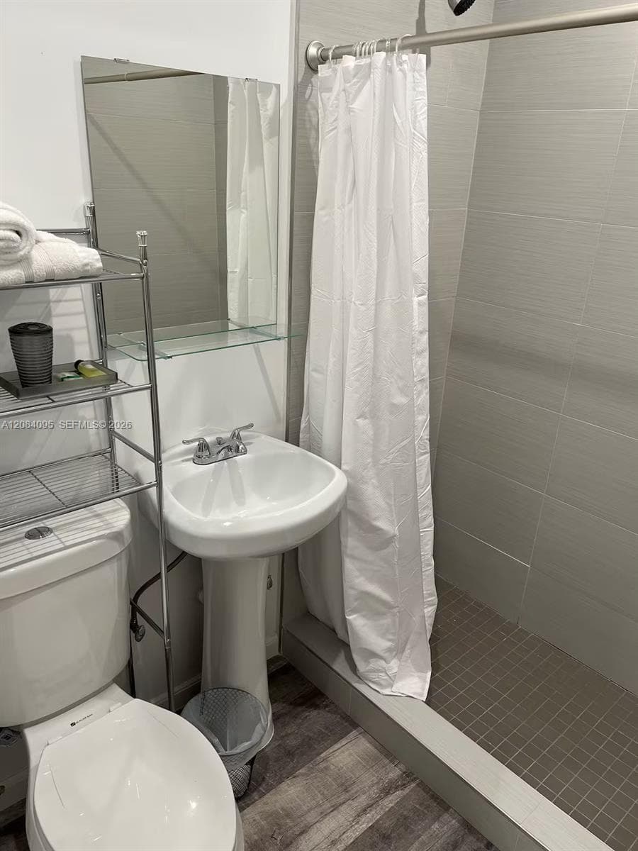 2285 NW 2nd St # 5, Miami, FL 33125 photo 5