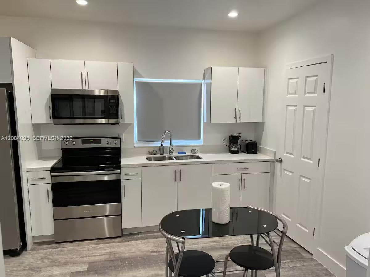 2285 NW 2nd St # 5, Miami, FL 33125 photo 4