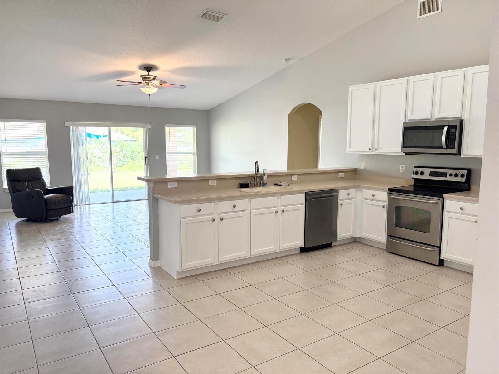 2182 SW IDAHO Lane, Port St. Lucie, FL 34953 photo 4