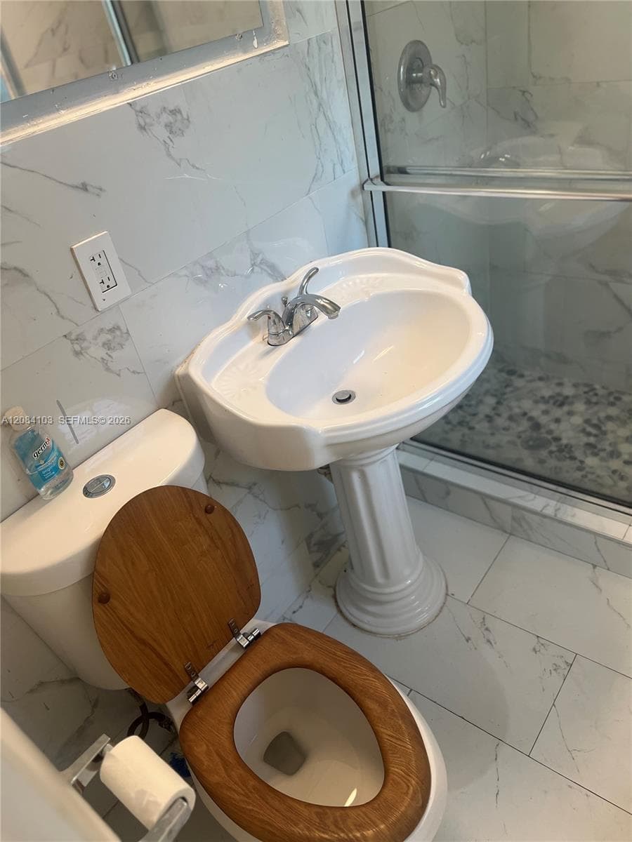 445-47 NE 69th St # 447, Miami, FL 33138 photo 11