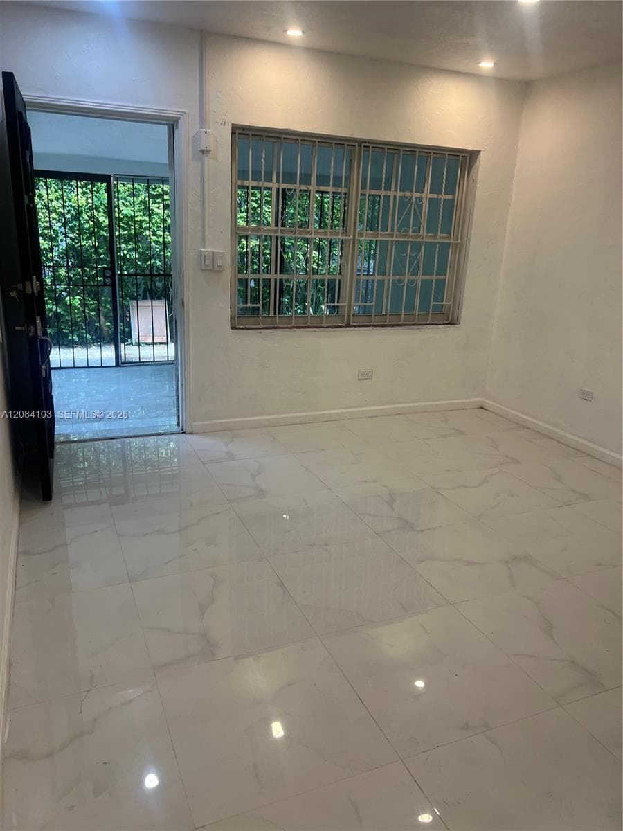 445-47 NE 69th St # 447, Miami, FL 33138 photo 4