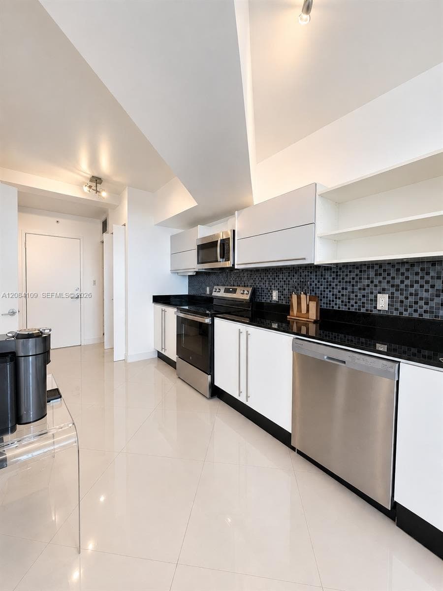 690 SW 1st Ct # 602, Miami, FL 33130 photo 3
