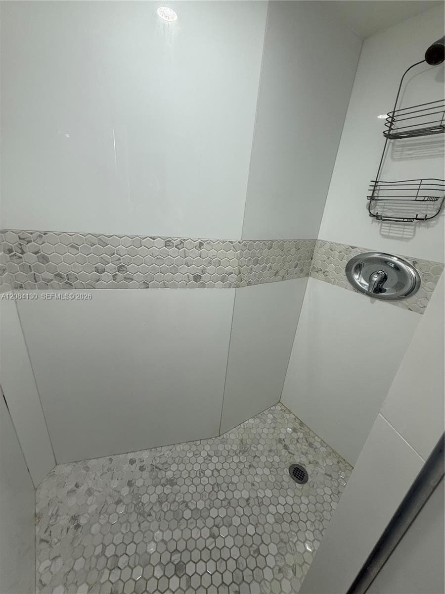 1351 NE Miami Gardens Dr # 1425E, Miami, FL 33179 photo 12