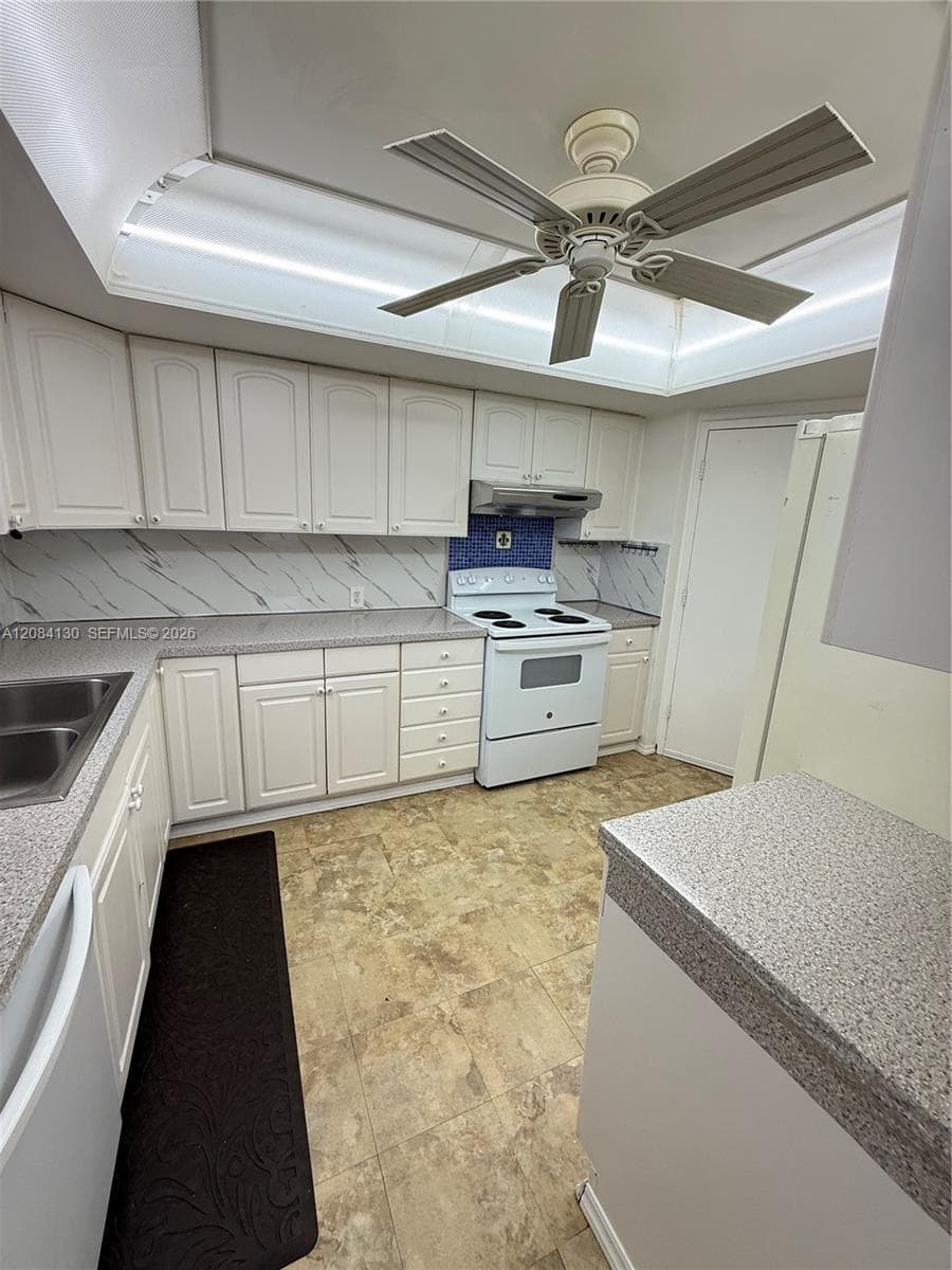 1351 NE Miami Gardens Dr # 1425E, Miami, FL 33179 photo 3