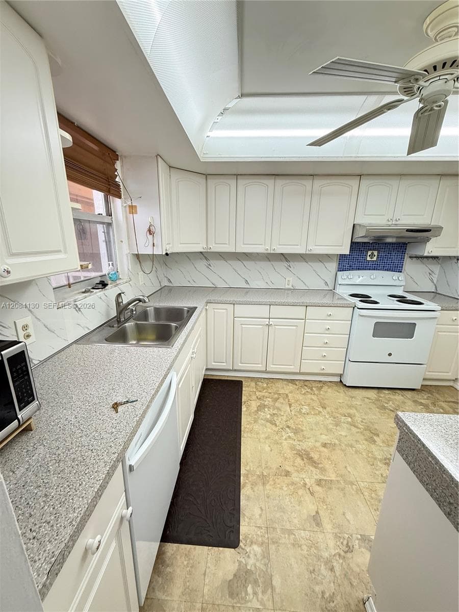 1351 NE Miami Gardens Dr # 1425E, Miami, FL 33179 photo 4