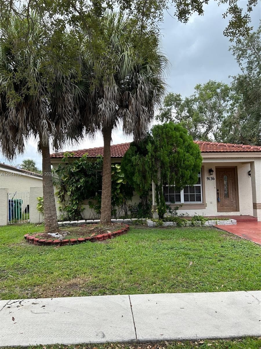 9136 NW 192nd Ter, Hialeah, FL 33018 photo 2