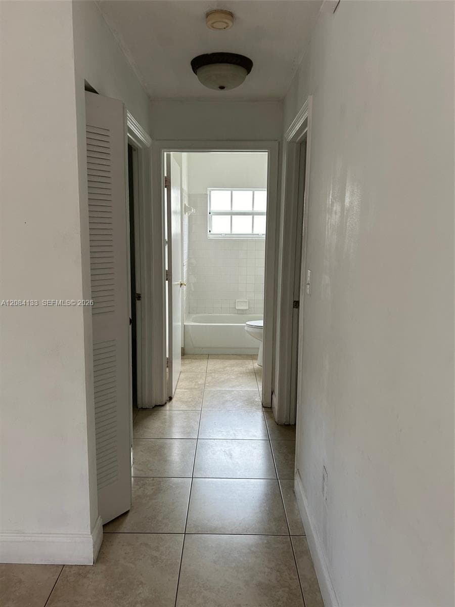 9136 NW 192nd Ter, Hialeah, FL 33018 photo 11