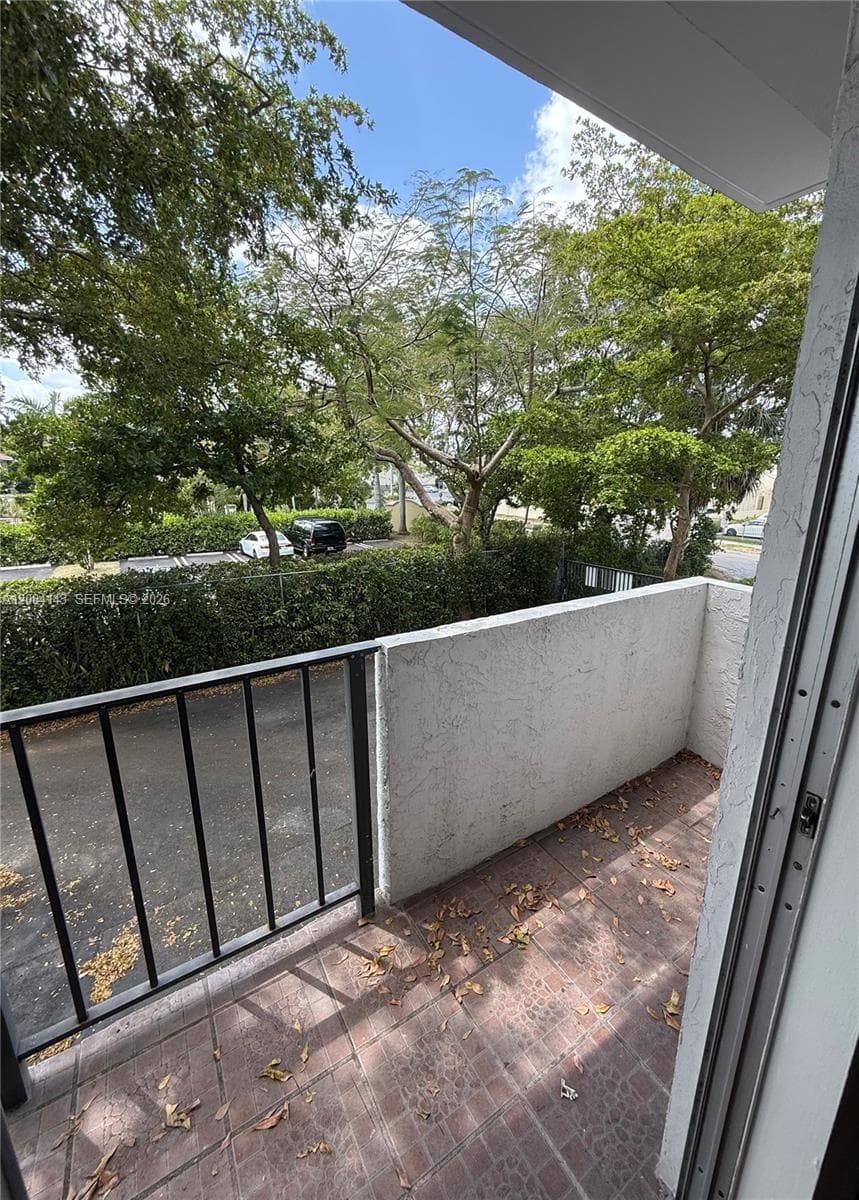 8950 NE 8th Ave # 203, Miami, FL 33138 photo 5