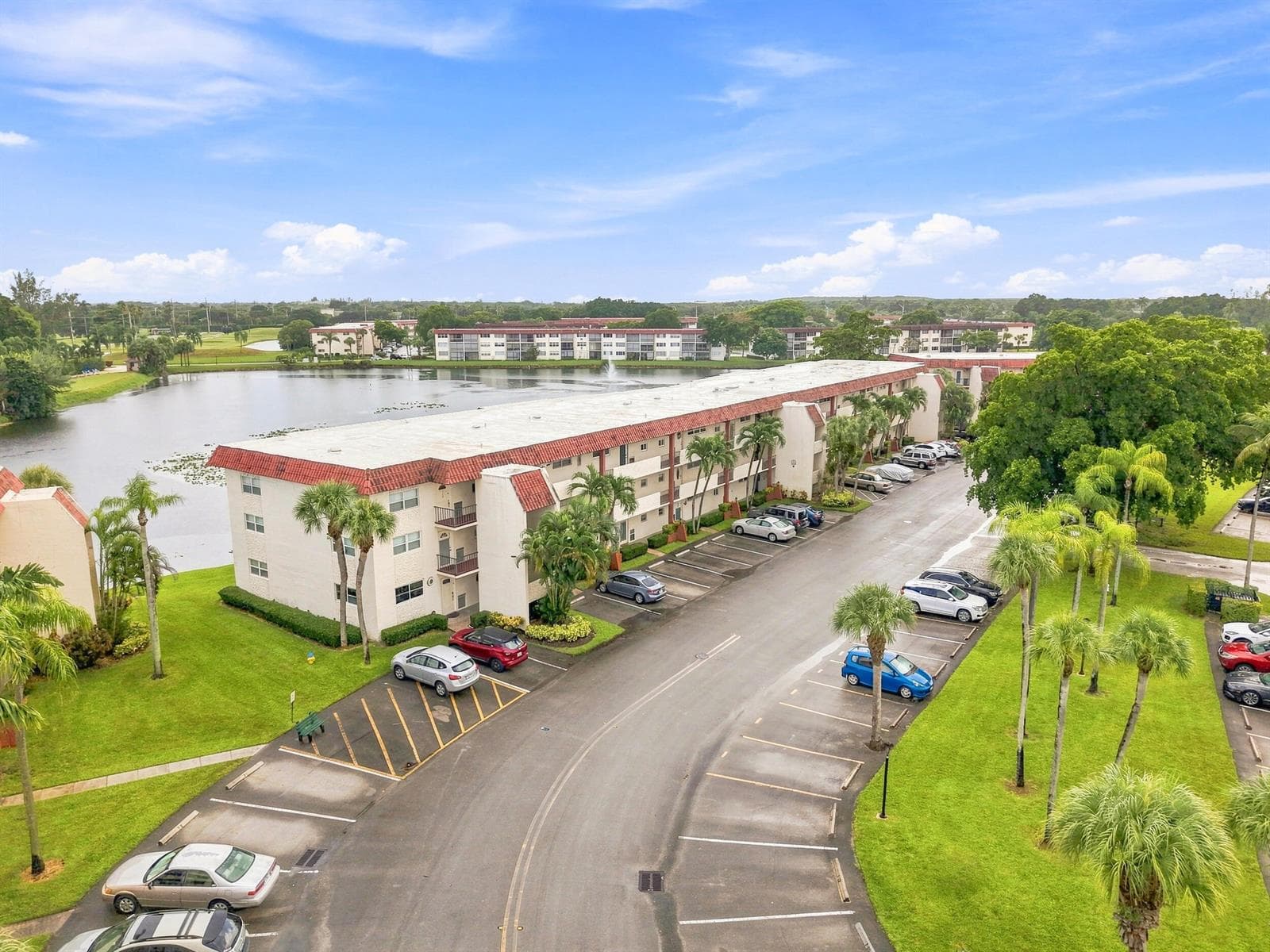 9400 N HOLLYBROOK LAKE Drive # 208, Pembroke Pines, FL 33025