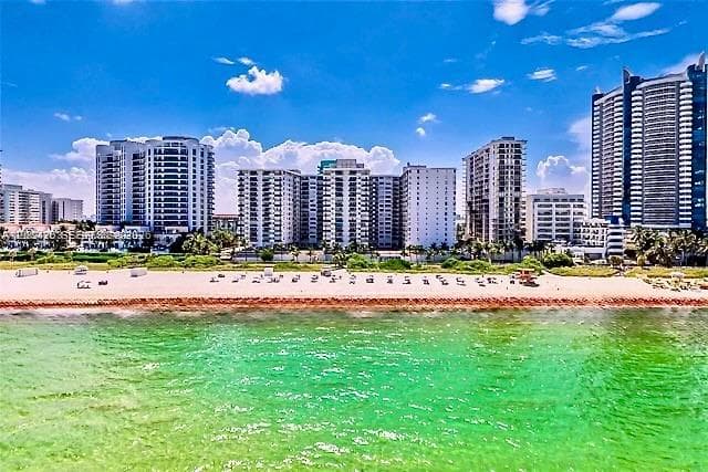 6039 Collins Ave # 833, Miami Beach, FL 33140 photo 2