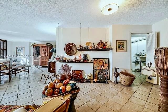 6039 Collins Ave # 833, Miami Beach, FL 33140 photo 6