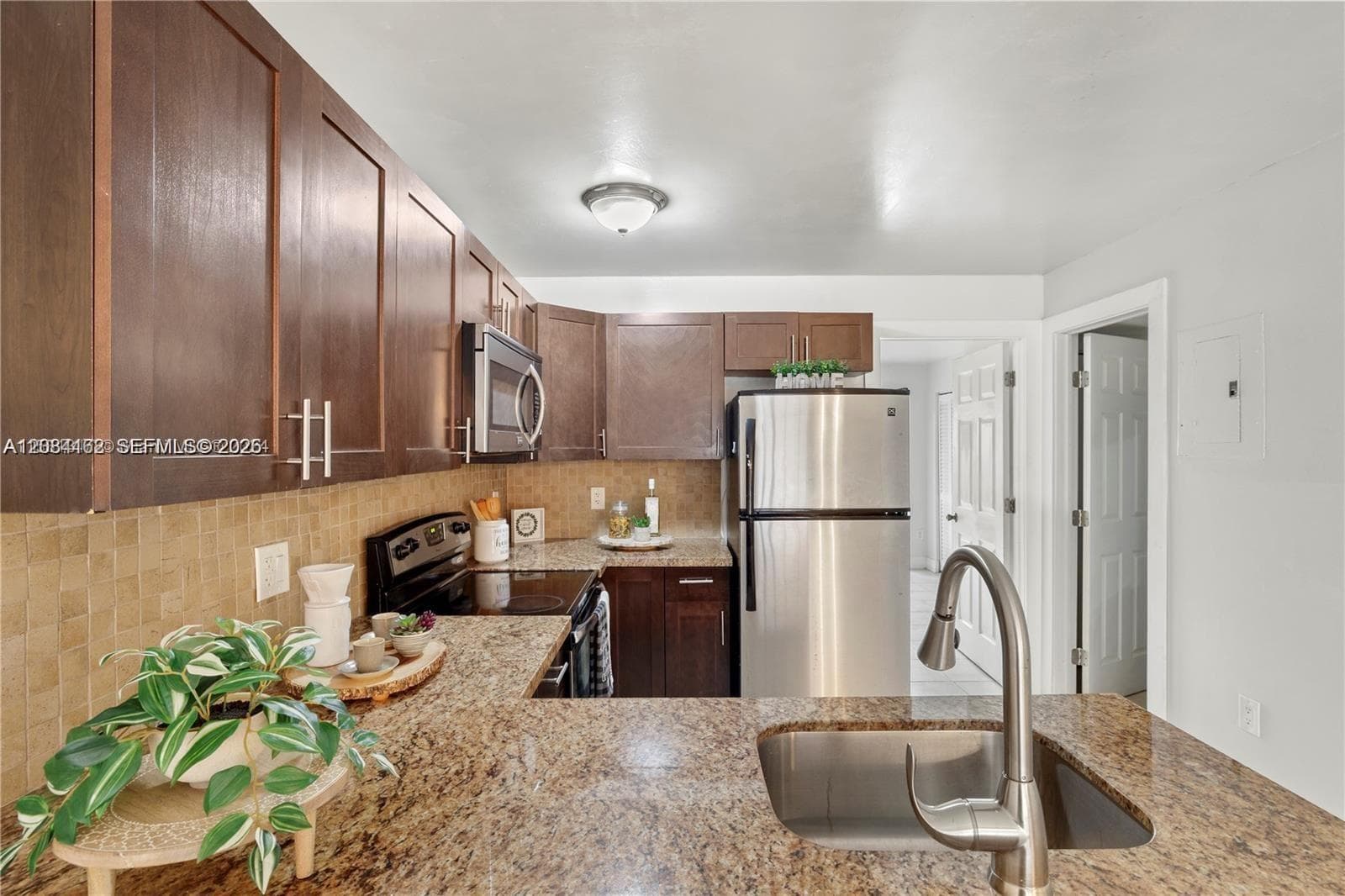 7241 Miami Lakes Dr # D19, Miami Lakes, FL 33014 photo 2