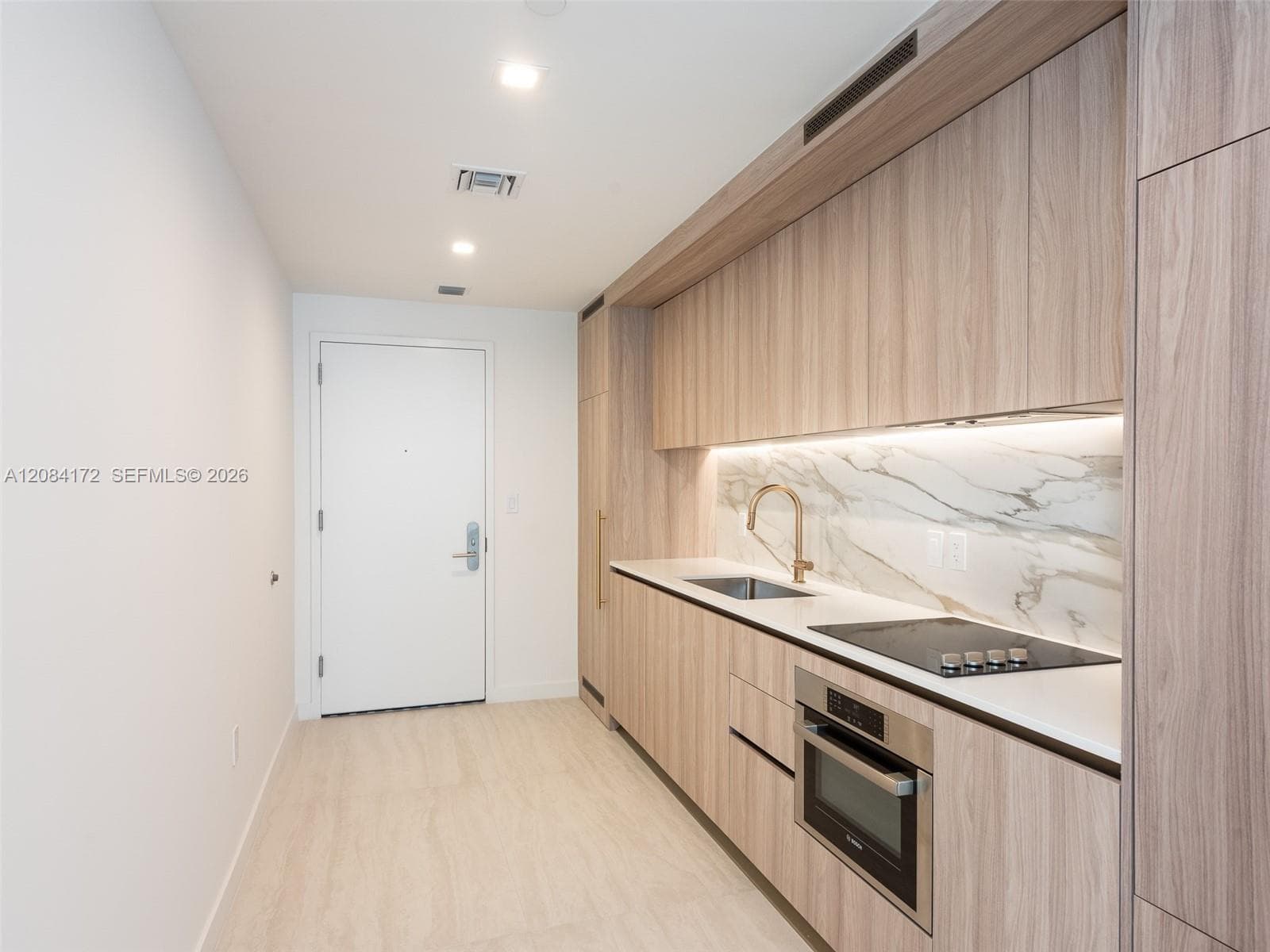 77 SE 5th St # 1714, Miami, FL 33131 photo 5