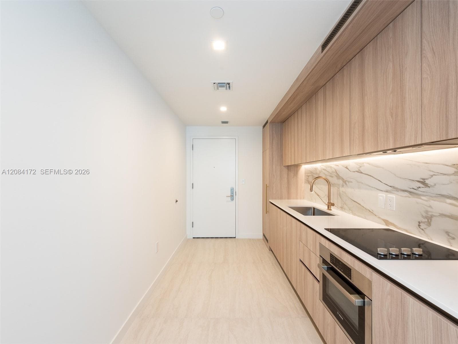 77 SE 5th St # 1714, Miami, FL 33131 photo 4