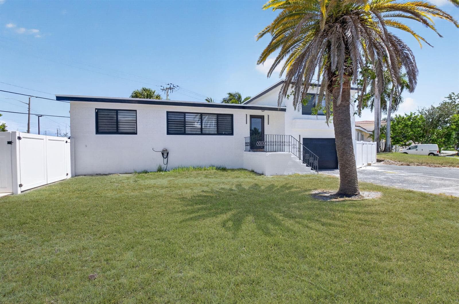 401 NE 15TH Terrace, Boca Raton, FL 33432 photo 2