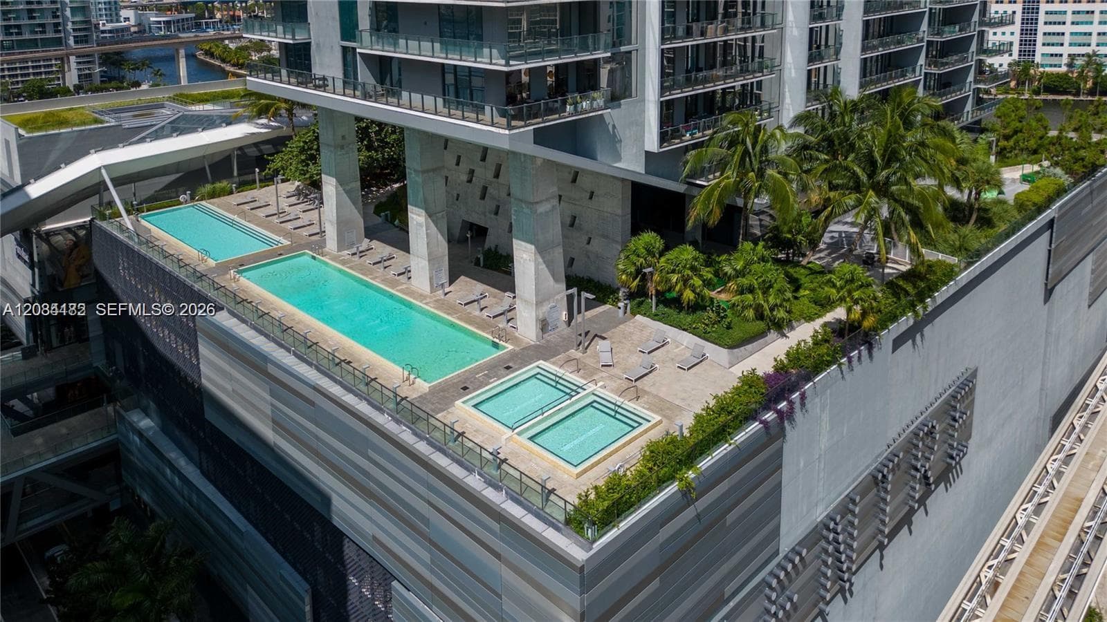 68 SE 6th St # 1605, Miami, FL 33131 photo 3