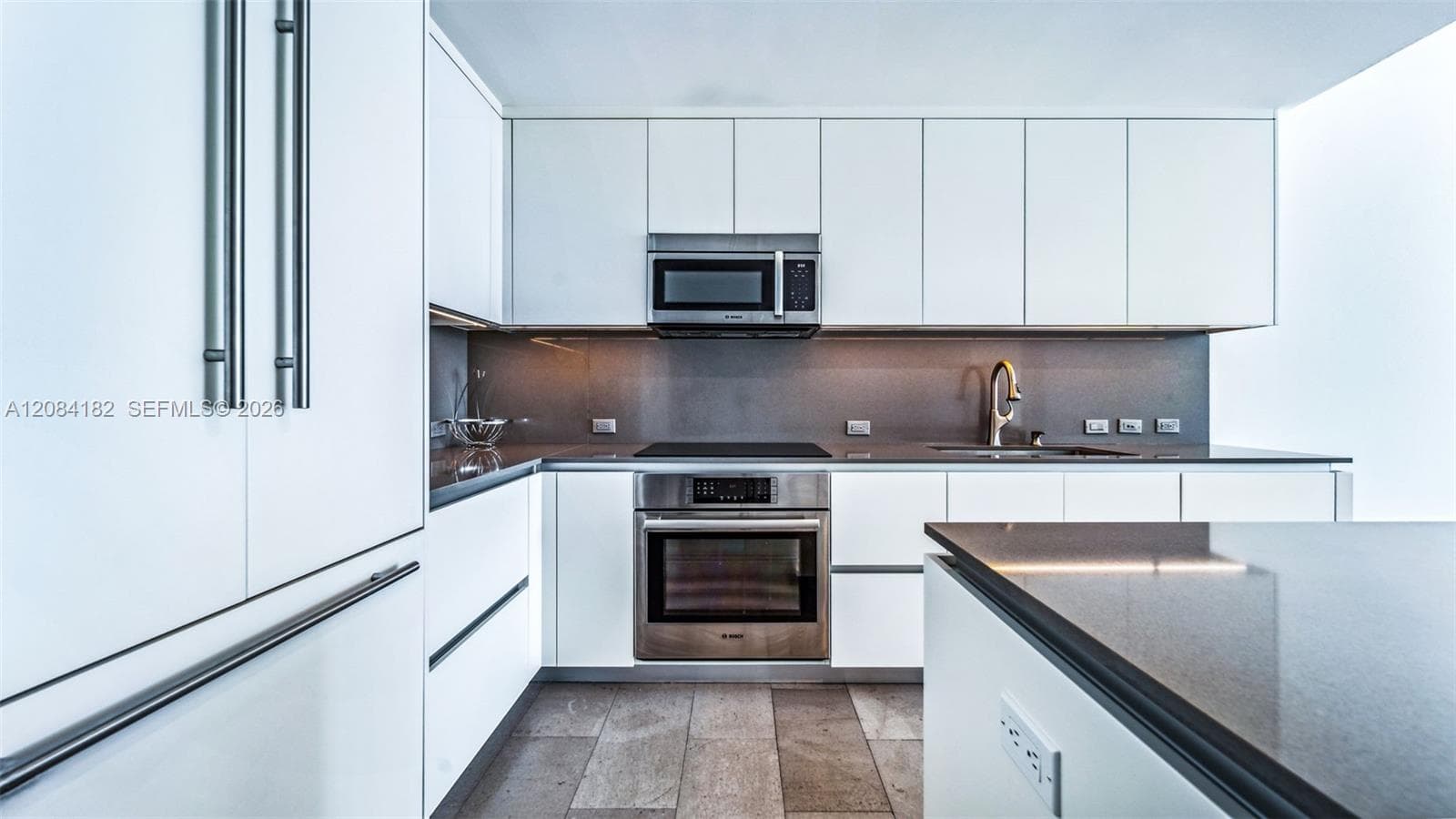 68 SE 6th St # 1605, Miami, FL 33131 photo 9