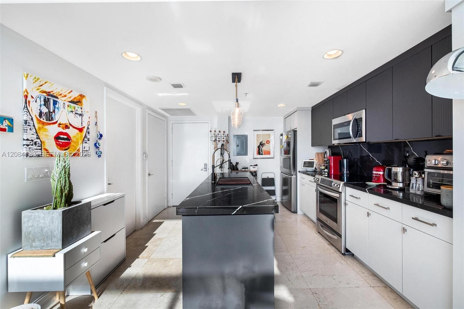 665 NE 25th St # 403, Miami, FL 33137 photo 11