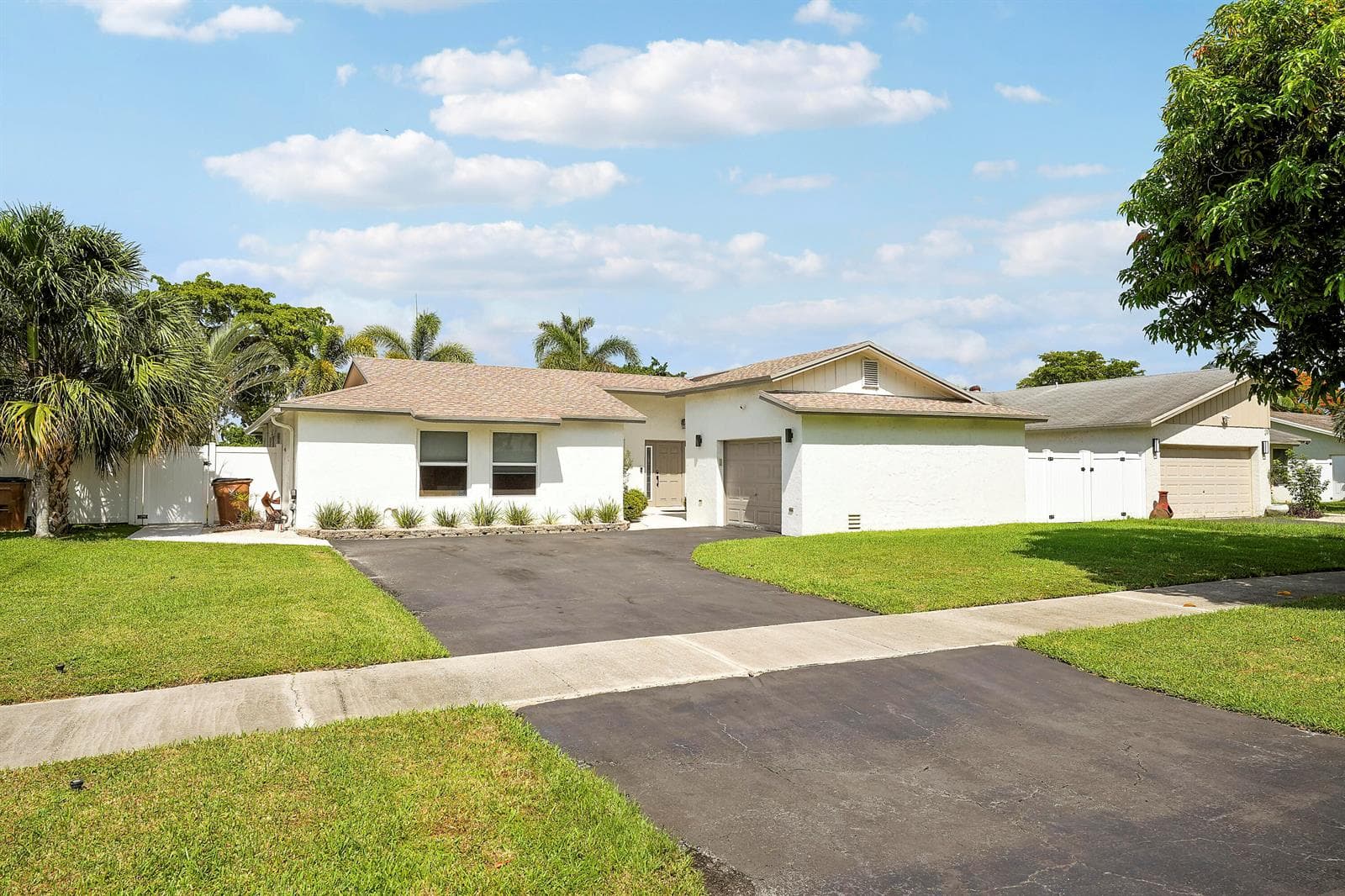 275 NW 37th Way, Deerfield Beach, FL 33442 photo 3