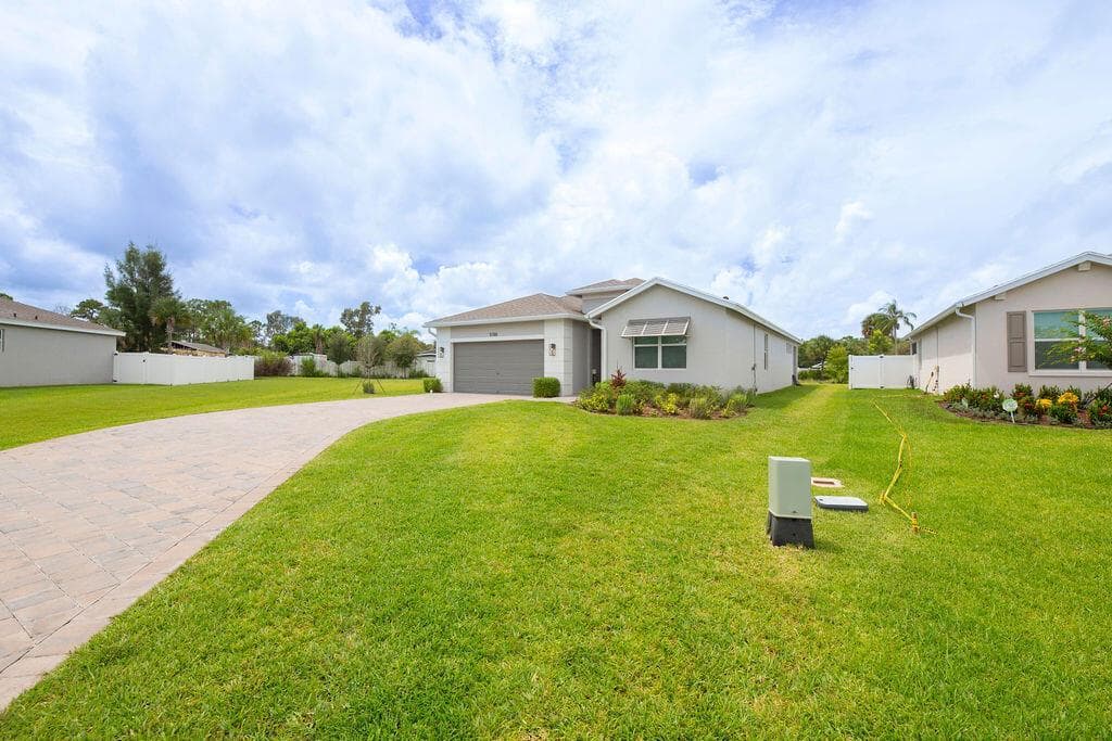 5788 SE SKYBLUE Circle, Stuart, FL 34997 photo 3