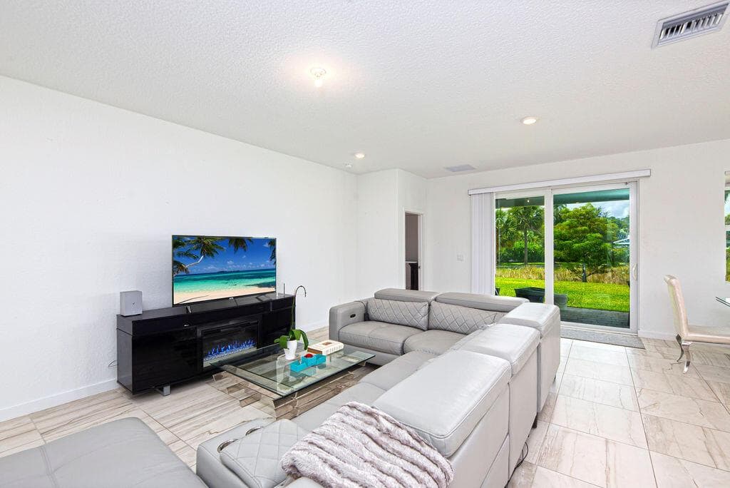 5788 SE SKYBLUE Circle, Stuart, FL 34997 photo 9