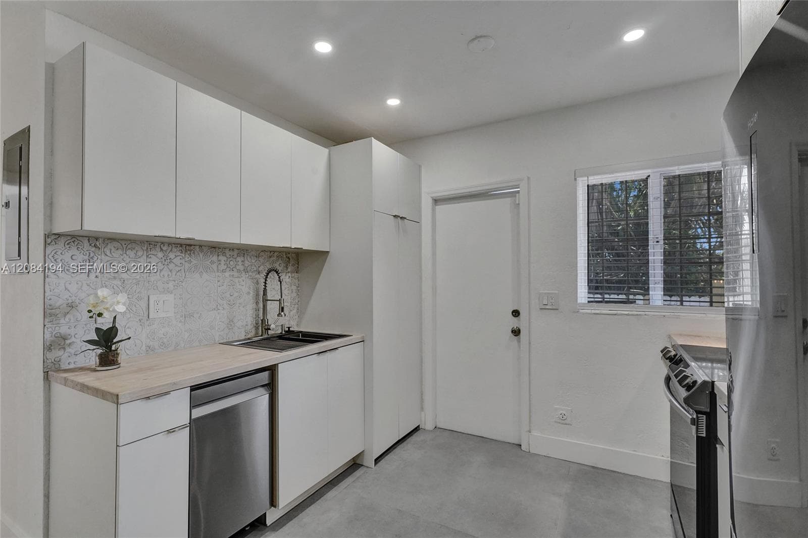 7520 NE 3rd Ave # A, Miami, FL 33138 photo 13